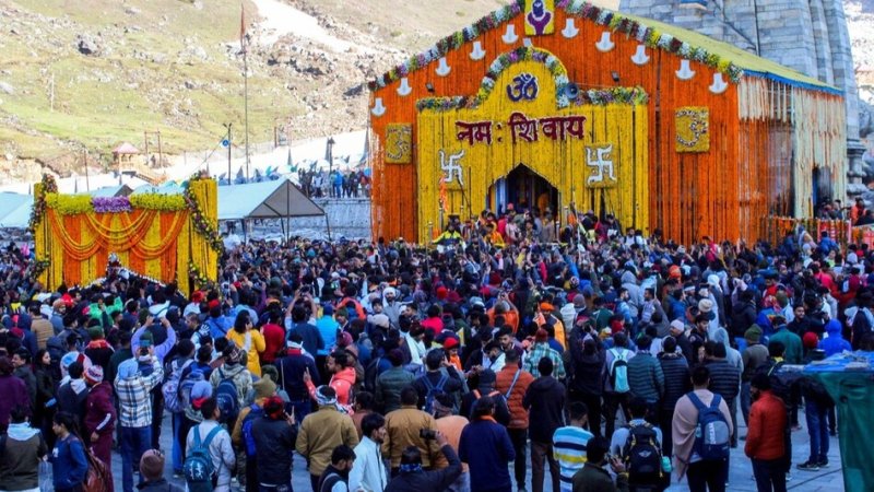 भारी बारिश के बीच चारधाम यात्रा पर रोक, उत्तराखंड प्रशासन ने जारी किए निर्देश