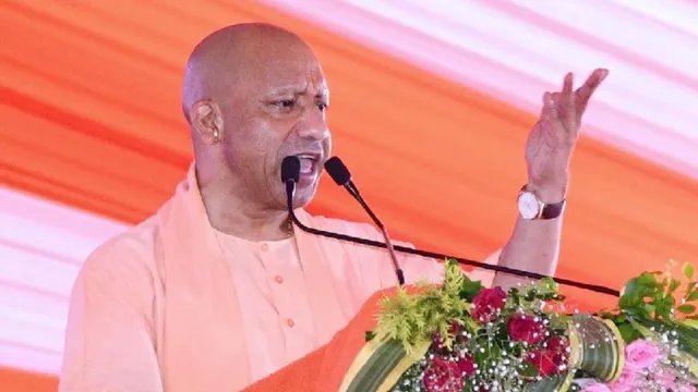 कुशीनगर में CM योगी का विपक्ष पर हमला, बोले- आस्था पर सवाल उठाने वाले पहले अपना इतिहास देखें