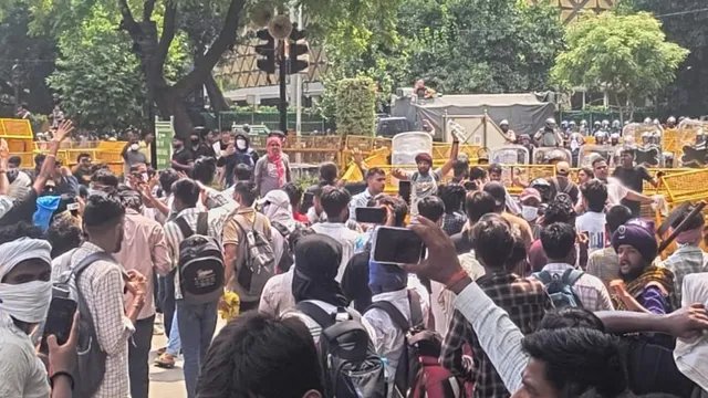 जंतर-मंतर पर CJP प्रदर्शन में फिर बवाल, पुलिस ने किया लाठीचार्ज; आंसू गैस के गोले छोड़े