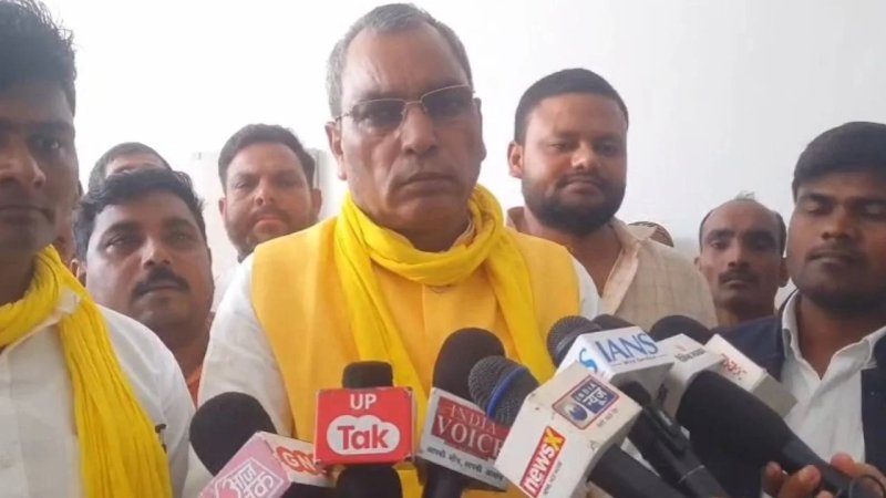 ओपी राजभर का अखिलेश यादव पर हमला, बोले- सपा में भी चल रही पुरानी व्यवस्था