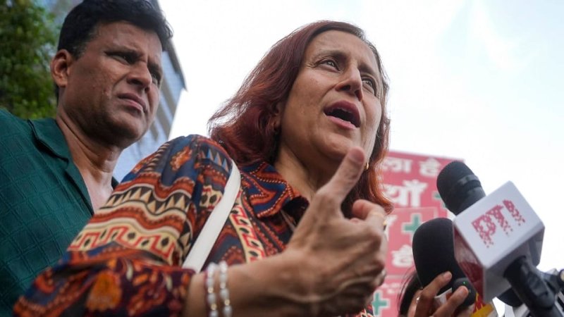 'मैं मार्च में जरूर जाऊंगी': सोनम वांगचुक की पत्नी का ऐलान, दिल्ली पुलिस ने कहा- अनुमति नहीं