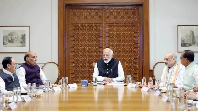 वेस्ट एशिया संकट पर सरकार अलर्ट, PM मोदी ने CCS बैठक में ऊर्जा और भारतीयों की सुरक्षा की समीक्षा की
