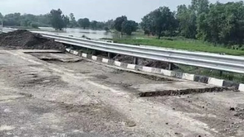 गंगा एक्सप्रेसवे का 60 मीटर हिस्सा धंसा, बारिश के बाद शुरू हुई मरम्मत