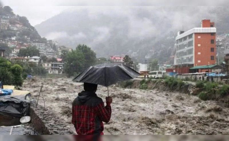 उत्तराखंड में 31 जुलाई को भारी बारिश की चेतावनी, 8 जिलों में अलर्ट और स्कूलों की छुट्टी