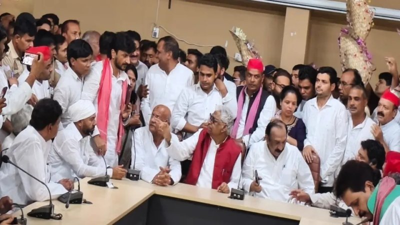 जौहर यूनिवर्सिटी आंदोलन को सपा का समर्थन, माता प्रसाद पांडेय बोले- ध्वस्तीकरण आदेश गलत