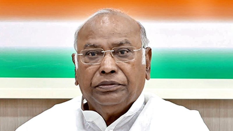 वैश्विक पासपोर्ट सूचकांक पर कांग्रेस का हमला, केंद्र सरकार की नीतियों पर उठाए सवाल