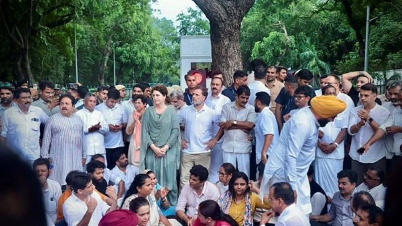 राहुल गांधी के धरने पर AAP का हमला, आतिशी बोलीं- CJP आंदोलन को किया कमजोर