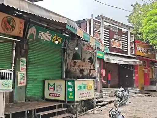 कांवड़ यात्रा के चलते मुजफ्फरनगर में मीट की दुकानें बंद, निगरानी के लिए पुलिस तैनात