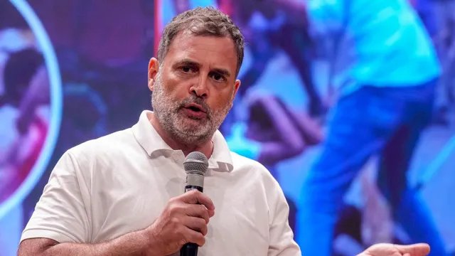 छात्र कार्रवाई को लेकर राहुल गांधी का अमित शाह पर हमला, बोले- जवाब देने से क्यों बच रहे गृह मंत्री