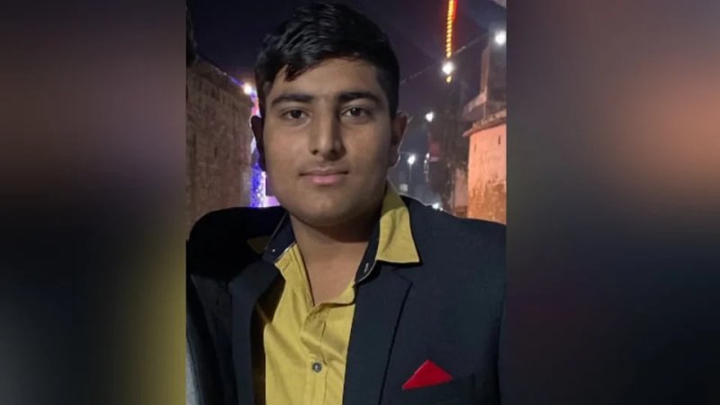 मेरठ: गौड़ यमुना सिटी में LLB छात्र ने पांचवीं मंजिल से कूदकर दी जान, जांच में जुटी पुलिस