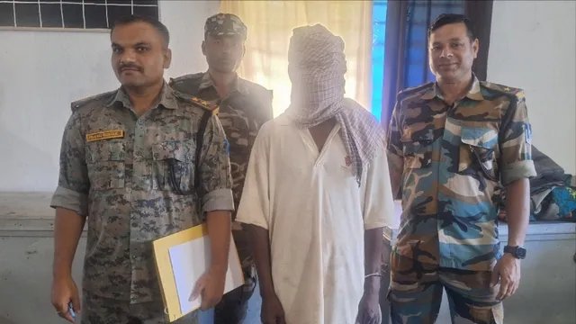 झारखंड: कुत्तों ने खोला 20 दिन पुराने हत्या का राज, खेत से मिला भाई का कंकाल