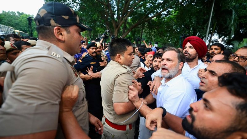 NEET पेपर लीक विवाद पर सियासत तेज, राहुल गांधी ने सरकार के सामने रखीं 5 बड़ी मांगें