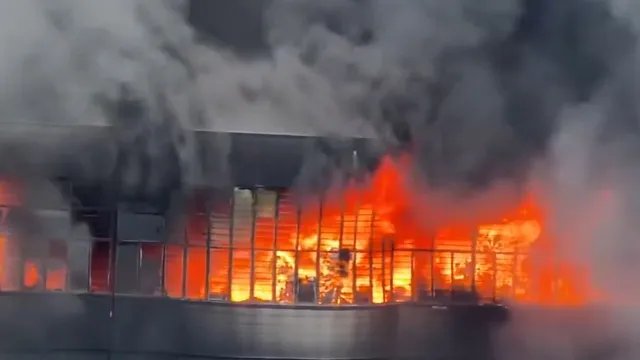 चीन की जूता फैक्ट्री में लगी भीषण आग, 28 लोगों की जलकर मौत, रेस्क्यू ऑपरेशन जारी