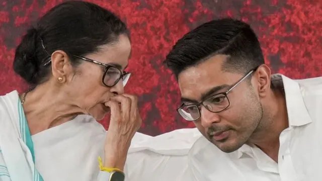 पार्टी छोड़ने वालों पर बरसीं ममता, बोलीं- अभिषेक को बदनाम किया जा रहा