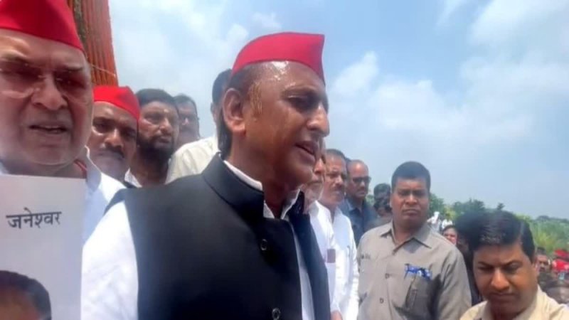 जनेश्वर मिश्र जयंती पर लखनऊ में सपा का शक्ति प्रदर्शन, अखिलेश यादव ने भाजपा पर साधा निशाना