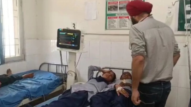 तरनतारन में स्वतंत्रता दिवस रिहर्सल के दौरान 9 छात्राओं समेत 10 की तबीयत बिगड़ी