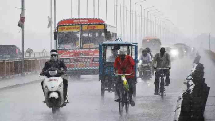 मेरठ में बादल और उमस, मुजफ्फरनगर-शामली में बारिश से बदला मौसम का मिजाज