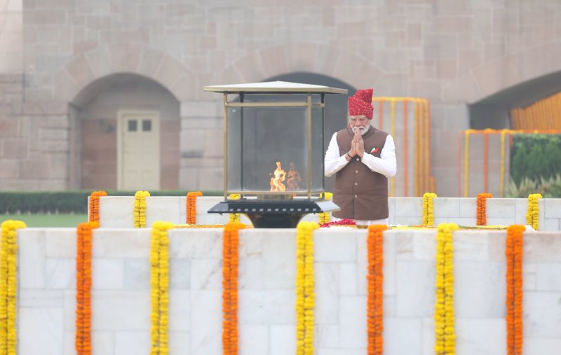 लाल किले से पीएम मोदी का युवाओं को सन्देश, बोले- हिंसा और अराजकता से दूर रहकर राष्ट्र निर्माण में दें योगदान