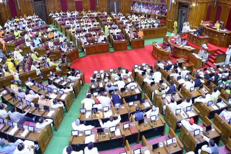 यूपी विधानसभा: हंगामे की भेंट चढ़ा मानसून सत्र, कार्यवाही अनिश्चितकाल के लिए स्थगित