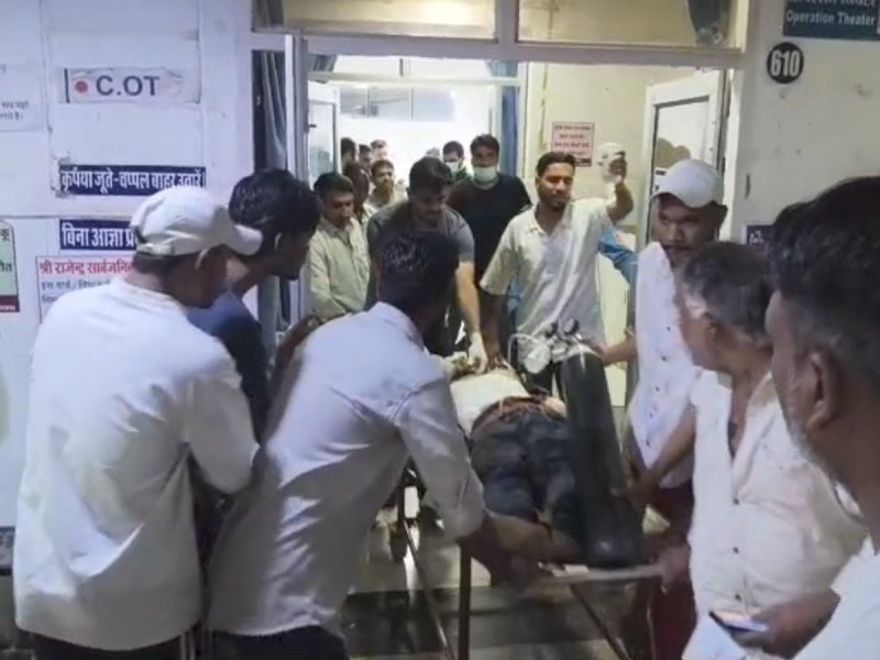 राजस्थान के झालावाड़ में दर्दनाक हादसा: दरगाह के पास ढलान पर बेकाबू बस ने 9 लोगों को कुचला, 3 की मौत