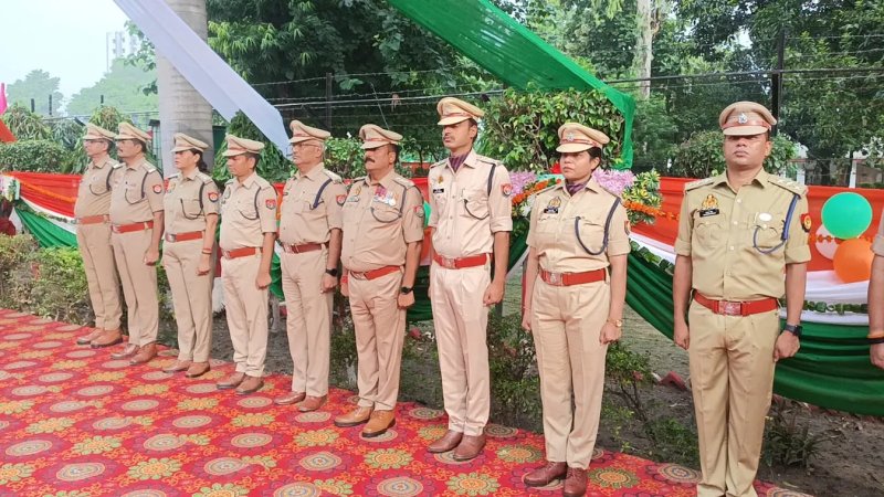 पश्चिमी यूपी में स्वतंत्रता दिवस की धूम, मेरठ में SSP ने दिया भाईचारे का संदेश