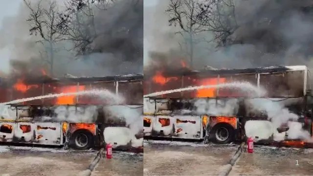 पूर्वी दिल्ली में इलेक्ट्रिक बस चार्जिंग स्टेशन पर लगी भीषण आग, बस समेत चार बाइक जलकर राख