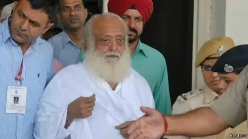 आसाराम को अंतरिम जमानत नहीं, सुप्रीम कोर्ट ने 24 घंटे केयरटेकर रखने की दी अनुमति