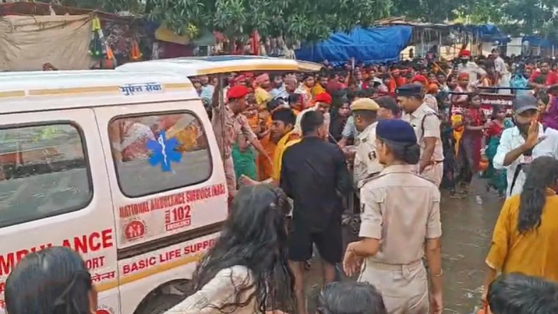 बिहार: सावन के आखिरी सोमवार को सिंहेश्वर धाम में उमड़ी भारी भीड़, बैरिकेडिंग टूटी; कई श्रद्धालु घायल