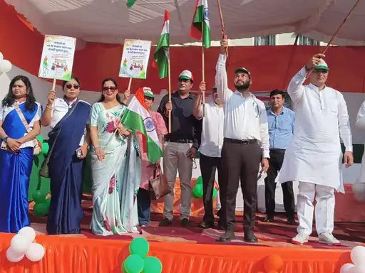 मुजफ्फरनगर में निकली भव्य तिरंगा यात्रा, देशभक्ति के रंग में रंगा शहर