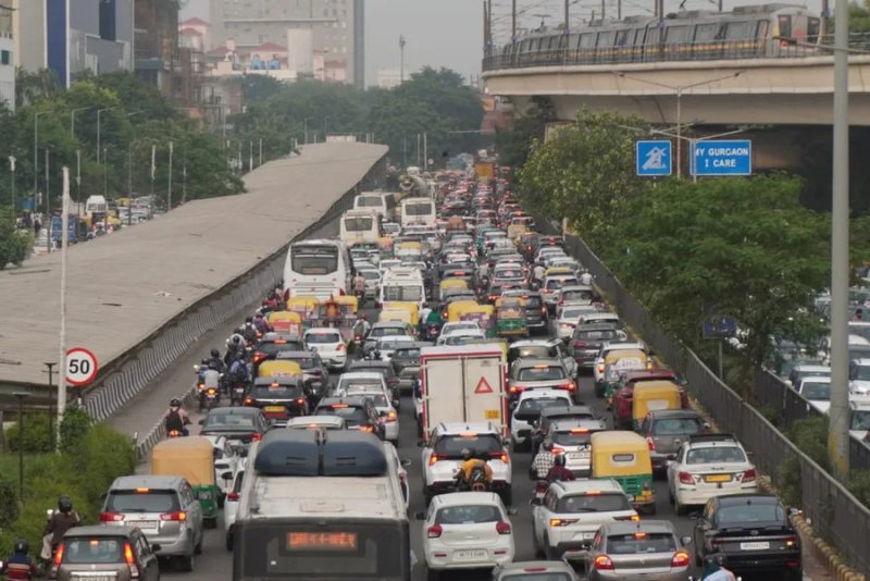 रक्षाबंधन से पहले सड़कों पर लगा जाम, दिल्ली-जयपुर हाईवे पर लगा 8 किमी लंबा जाम; NH-9 भी थमा