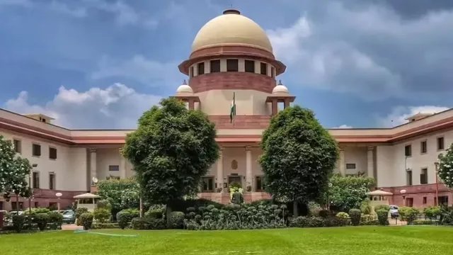 NEET पेपर लीक विरोध प्रदर्शन: छात्रों पर दर्ज FIR रद्द करने की केंद्र की मांग पर SC में कल सुनवाई