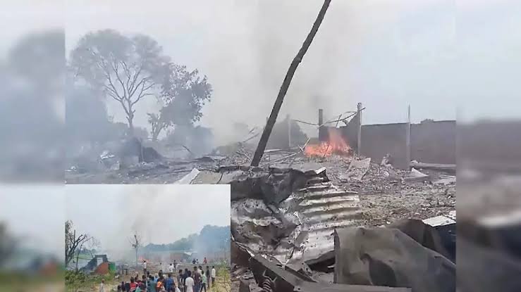 कौशाम्बी में पटाखा फैक्टरी में भीषण विस्फोट, कई मकान धराशायी; मलबे में लोगों के दबे होने की आशंका