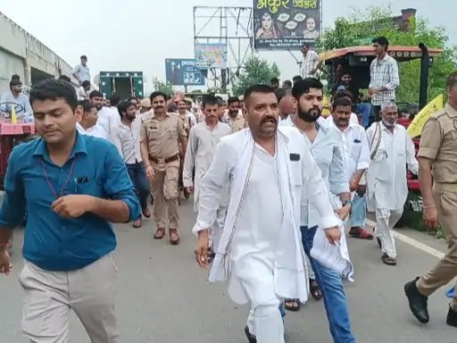 गन्ने के दाम से लेकर बिजली के तारों तक... मुजफ्फरनगर में 23 मांगों को लेकर सैकड़ों किसानों का प्रदर्शन