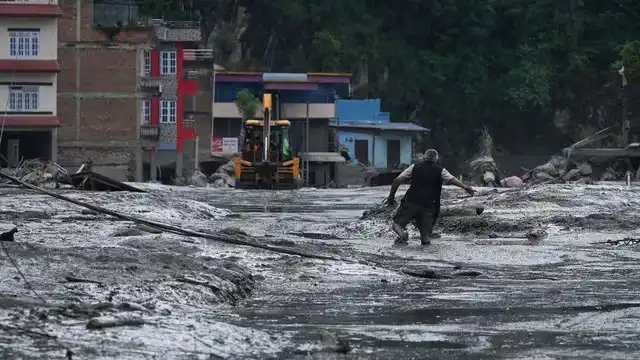 नेपाल में 47 ग्लेशियल झीलें बनीं खतरा, फटने पर तबाही ला सकती है अचानक बाढ़