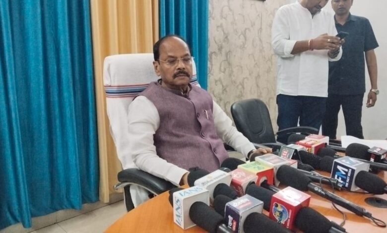छात्र आंदोलन के बीच रघुवर दास की चेतावनी, बोले- CBI जांच नहीं हुई तो बैठूंगा आमरण अनशन पर