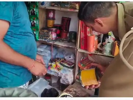 मुजफ्फरनगर: बुढ़ाना में प्रतिबंधित चाइनीज मांझा बेचते दुकानदार गिरफ्तार