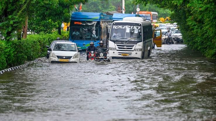 दिल्ली में बारिश ने बनाया नया रिकॉर्ड, आठ दिन में ही अगस्त का कोटा लगभग पूरा