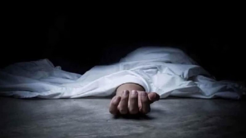 नोएडा: सेक्टर-52 मेट्रो स्टेशन पर किशोर ने दी जान, कमरे में मृत मिले पिता