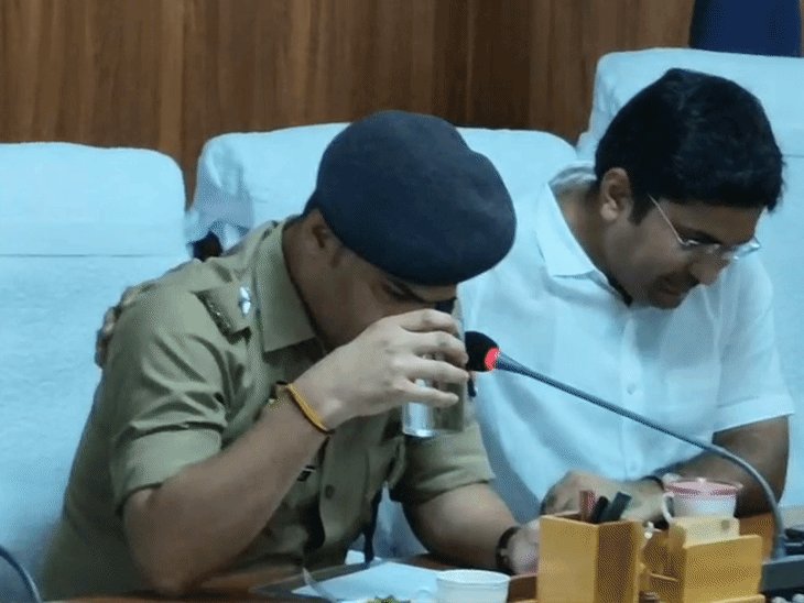 23 महीने बाद संभल से विदा हुए SP कृष्ण कुमार बिश्नोई, भावुक हुए तो DM भी नहीं रोक पाए आंसू