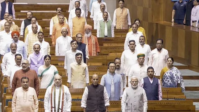 मानसून सत्र का आखिरी दिन: वंदे मातरम् के बाद लोकसभा अनिश्चितकाल के लिए स्थगित