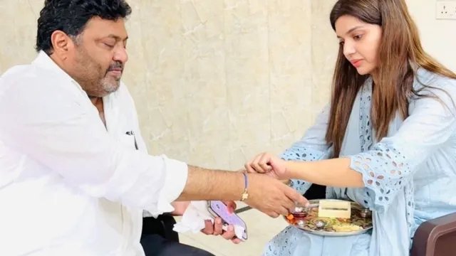 आजम खां की मुंहबोली बेटी एकता कौशिक ने कमाल अख्तर को बांधी राखी, सियासी चर्चाएं तेज