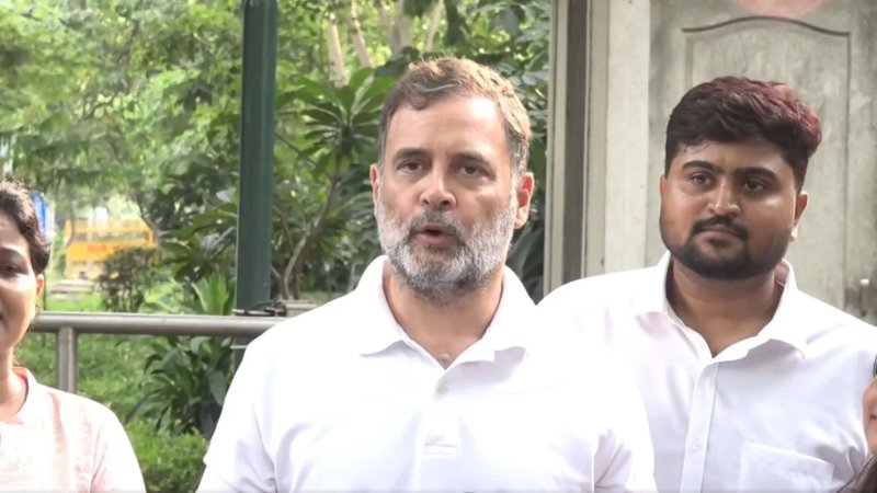 सावरकर मानहानि मामले में राहुल गांधी को सुप्रीम कोर्ट से बड़ी राहत, समन खारिज
