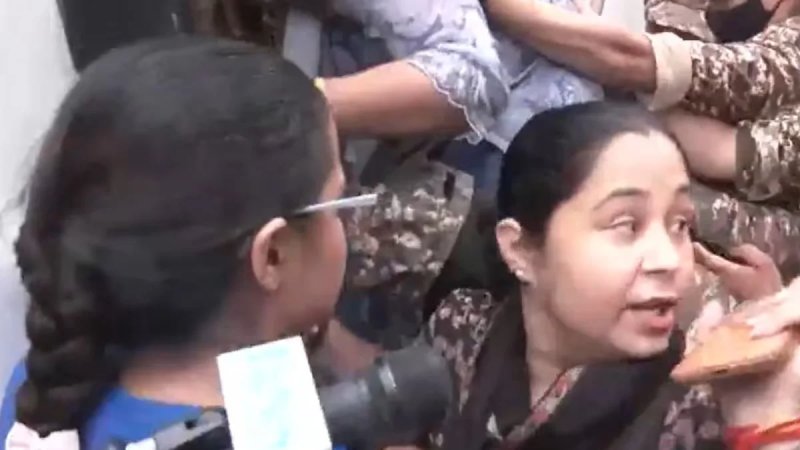 राहुल गांधी के घर के बाहर प्रदर्शन, साधुओं समेत कई हिरासत में; पुलिस ने बढ़ाई सुरक्षा