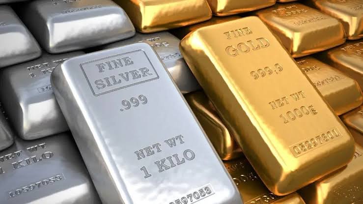 रक्षाबंधन से पहले सोने-चांदी में बड़ी गिरावट, सोना 2250 और चांदी 4039 रुपये टूटी