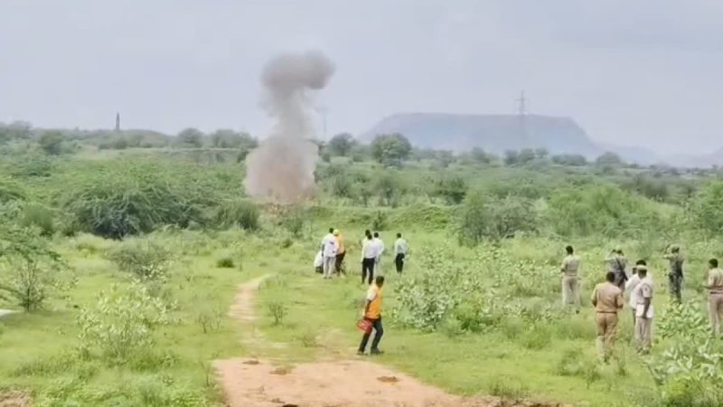 जयपुर में खेत से मिला जिंदा मोर्टार, बम निरोधक दस्ते ने किया डिस्पोज