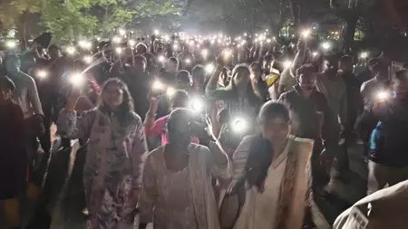 JSSC-CGL परीक्षा रद्द होने के विरोध में सड़क पर उतरे चयनित अभ्यर्थी, निकाला मार्च