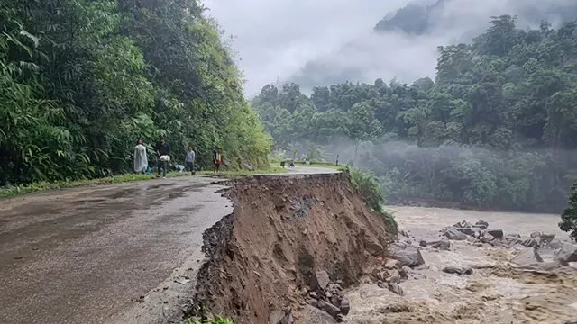 दिल्ली-UP समेत कई राज्यों में भारी बारिश का अलर्ट, तेज हवाओं और आंधी की भी चेतावनी