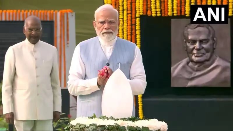 पूर्व पीएम अटल बिहारी वाजपेयी को पुण्यतिथि पर नमन, पीएम मोदी ने बताया ‘असाधारण राजनेता’