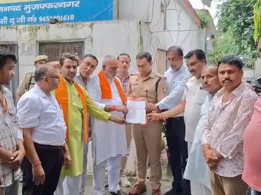 मौलाना के बयान पर भड़का विरोध, मुजफ्फरनगर में हिंदू संगठनों ने ASP को दी तहरीर; 24 घंटे में कार्रवाई की मांग