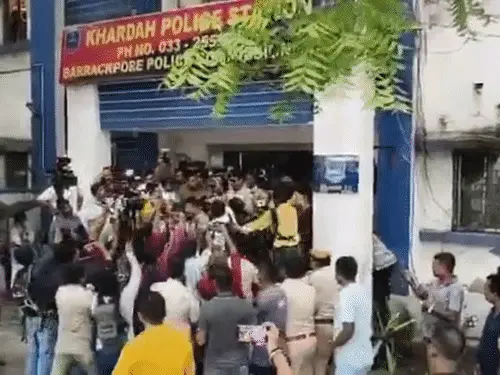आरजी कर पीड़िता की अंत्येष्टि मामले में निर्मल घोष गिरफ्तार, अदालत ले जाते समय भीड़ ने पीटा
